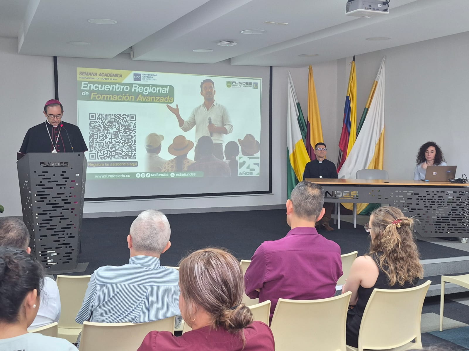FUNDES impulsa el diálogo regional para transformar la educación