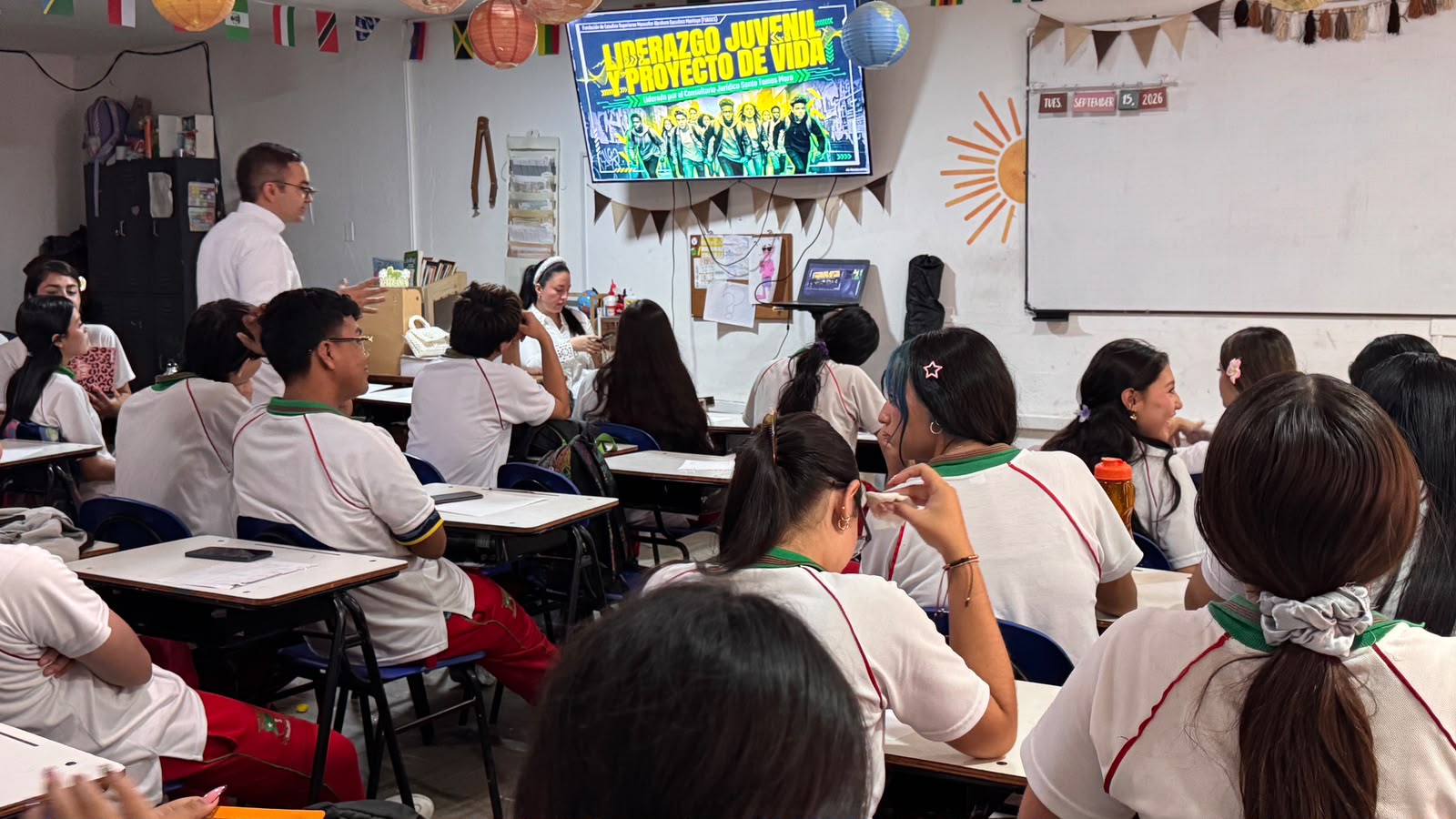 Estudiantes de El Espinal construyen su proyecto de vida de la mano de la Diócesis y FUNDES