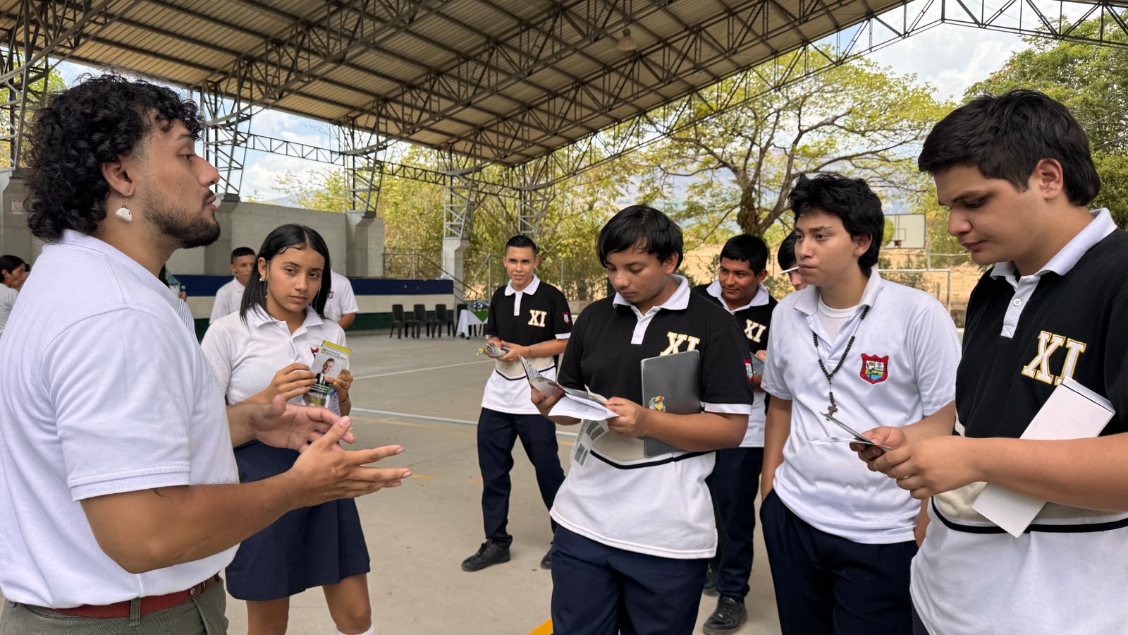 Suárez celebra a su juventud y FUNDES le abre las puertas a la universidad